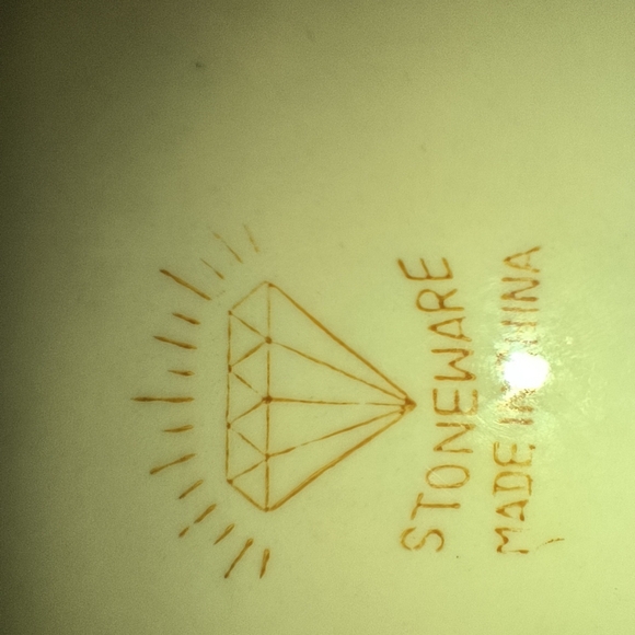 Set of Three Large 9" Stoneware Bowls - Picture 12 of 13